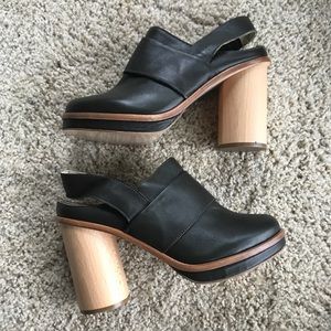 Veronica by Ouigal - Black leather mule wood heel